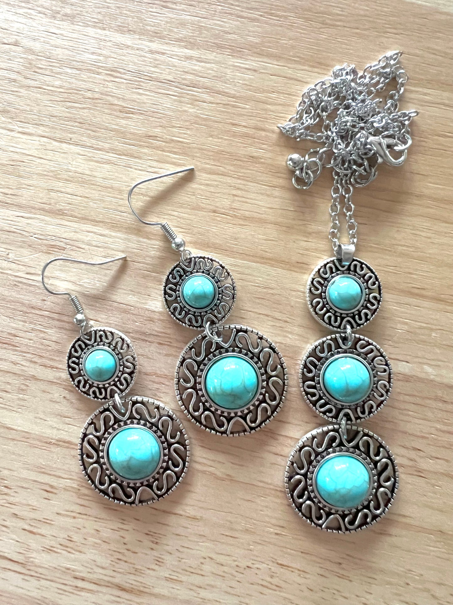 Turquoise Layer Pendant Earring Set