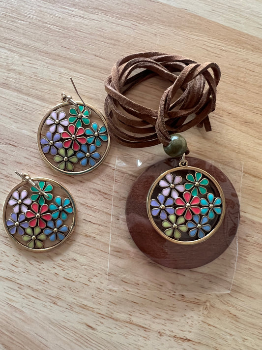 Wood Flower Pendant Earring Set