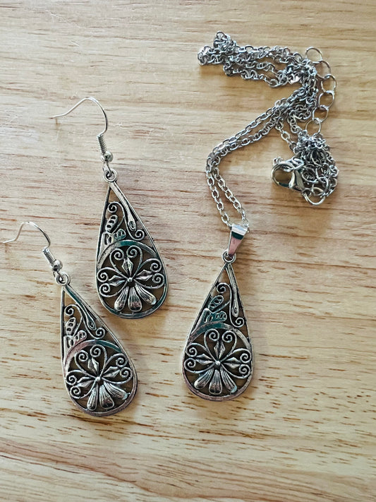 Silver Flower Pendant Earring Set