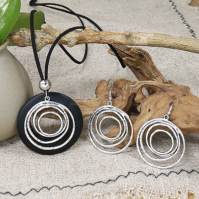 Distressed Round Pendant Earring Set