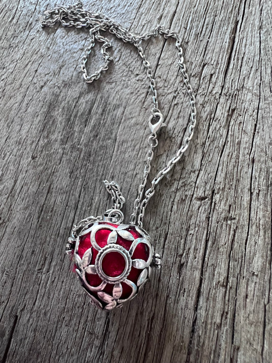 Oh My Heart Oil Diffuser Pendant