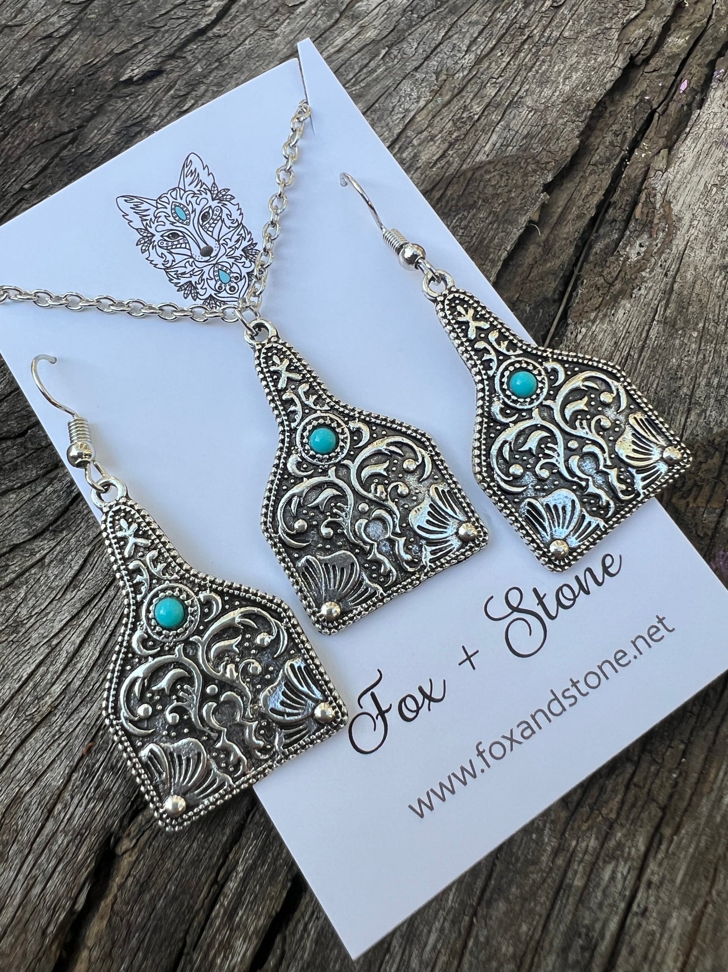 Beautiful Silver Swirl Pendant Earring Set