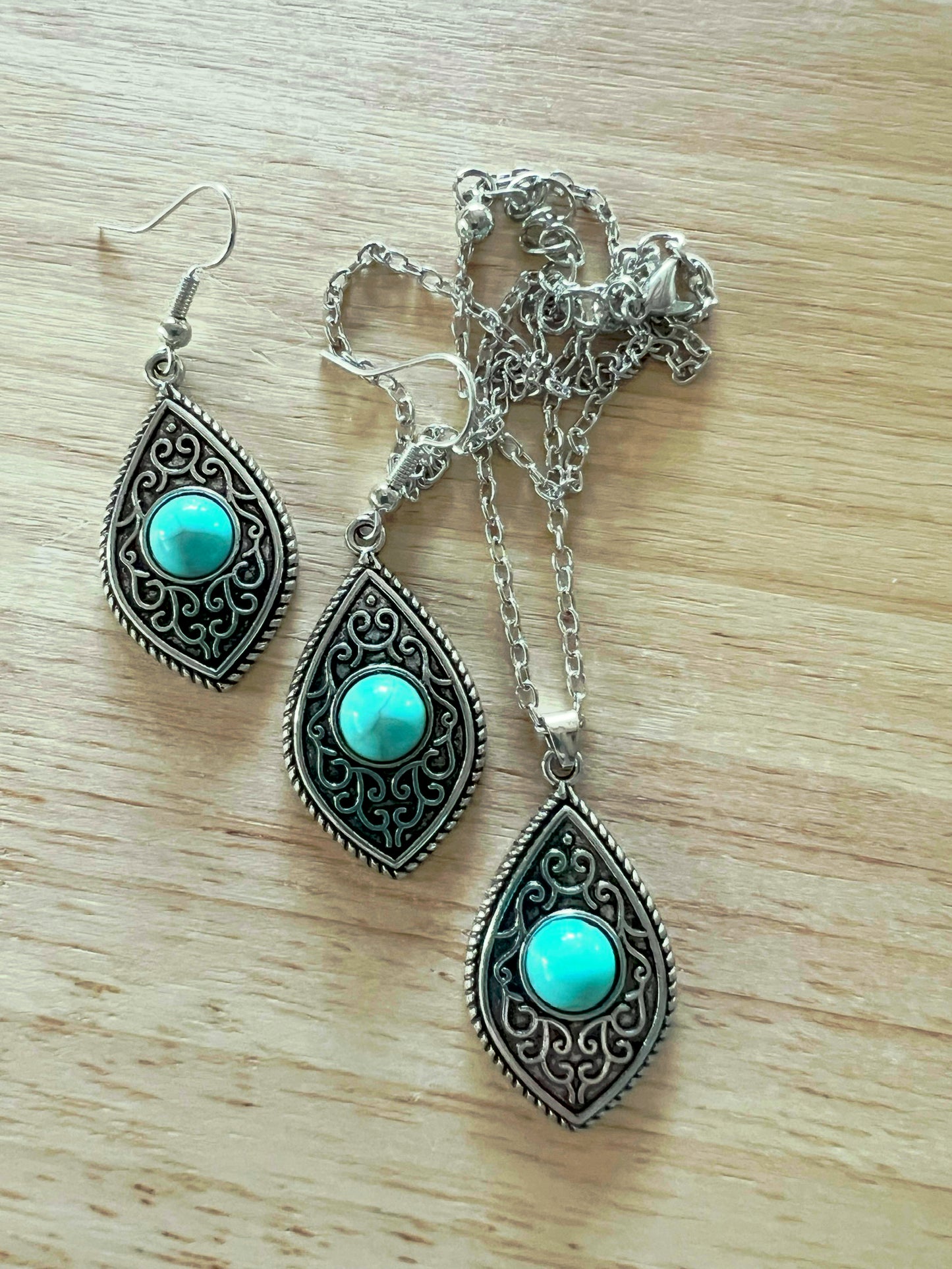 Turquoise Oval Pendant Earring Set