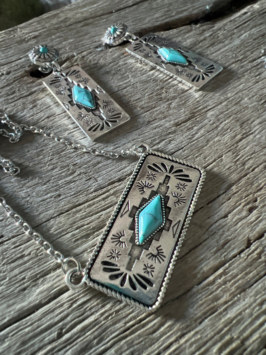 Xenna Pendant Earring Set