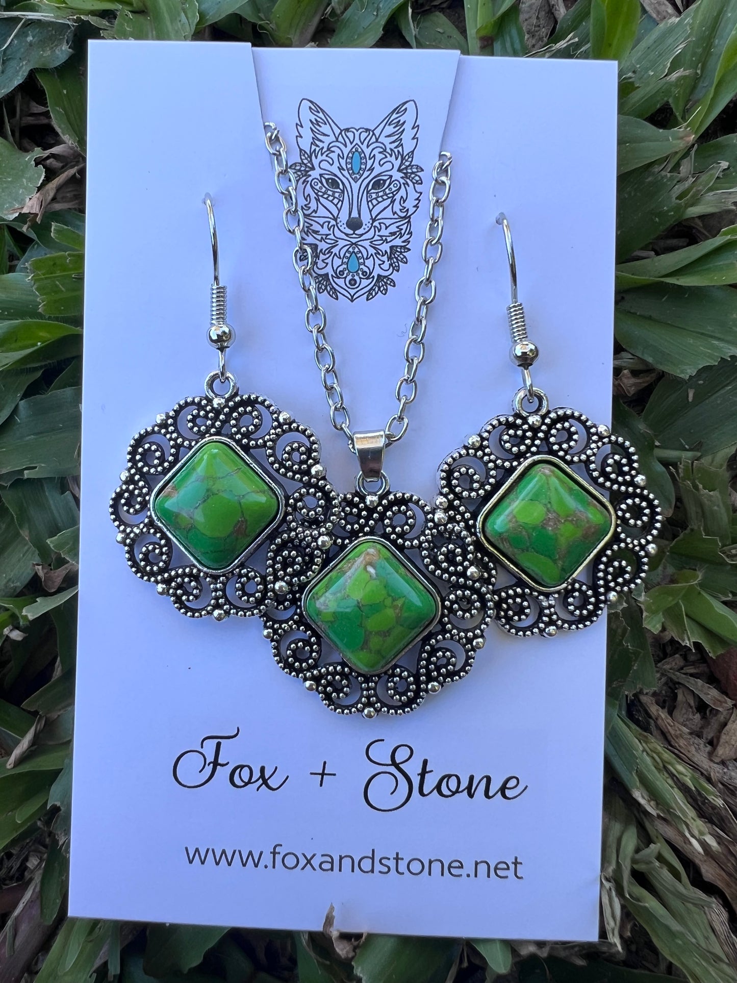 Green Howlite Pendant Earring Set