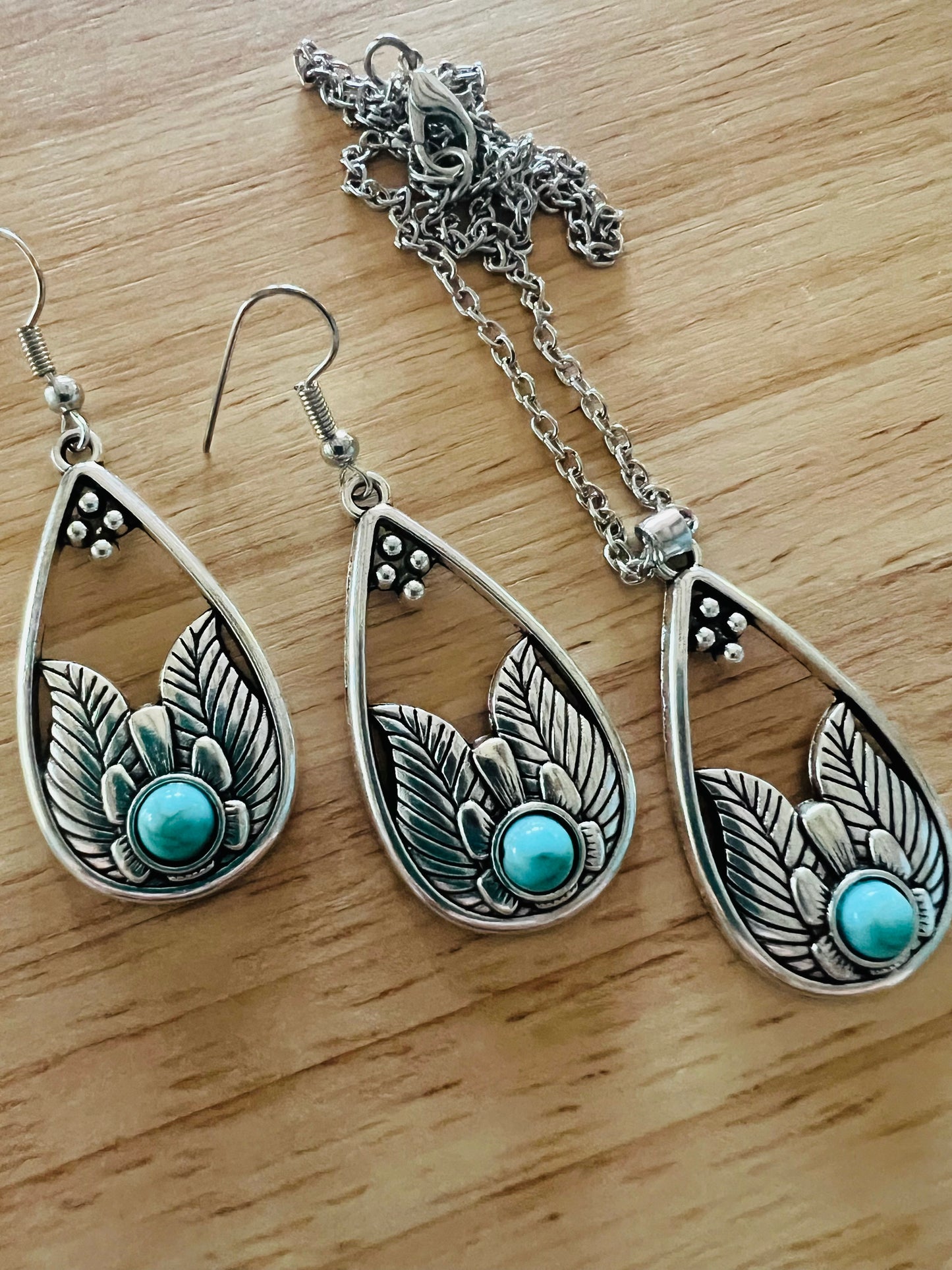 Turquoise Silver Pendant Earring Set