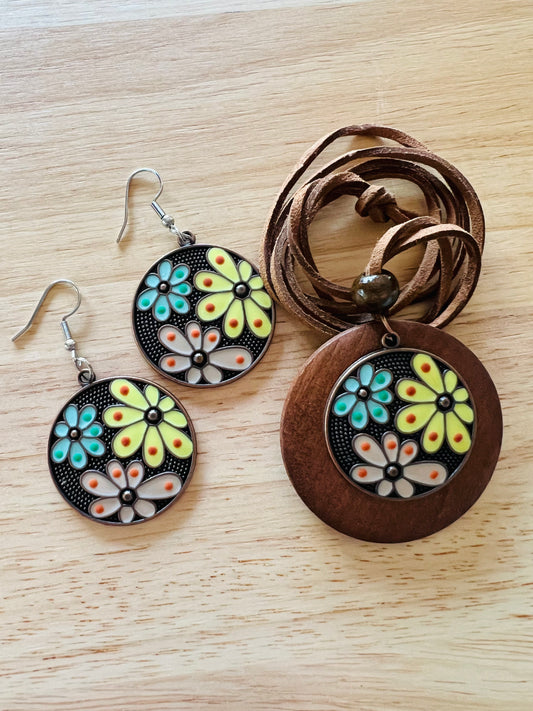 Daisy Round Pendant Earring Set