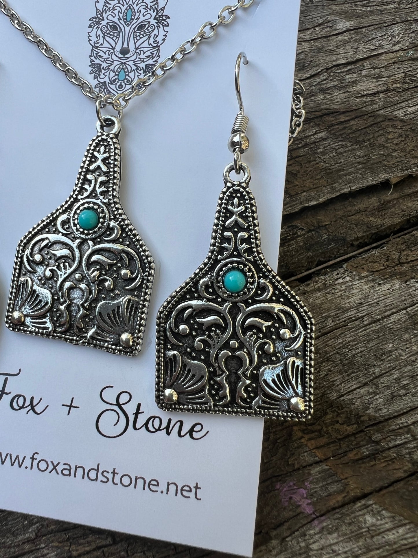 Beautiful Silver Swirl Pendant Earring Set