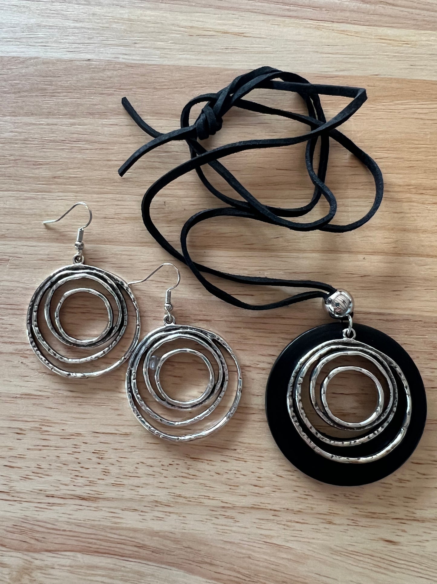 Distressed Round Pendant Earring Set