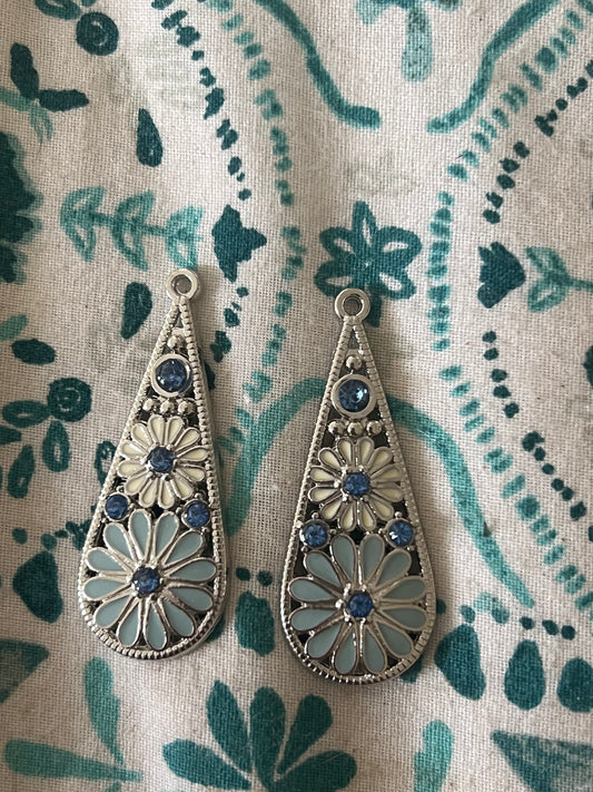 Teardrop Daisy Silver Earrings