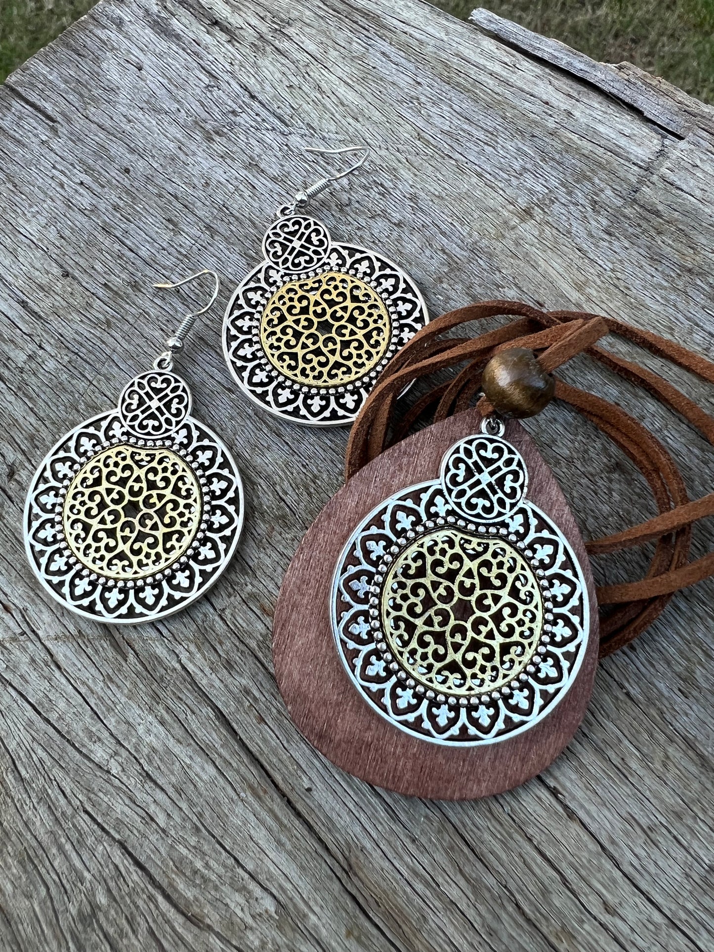 Stunning Filigree Two Tone Set
