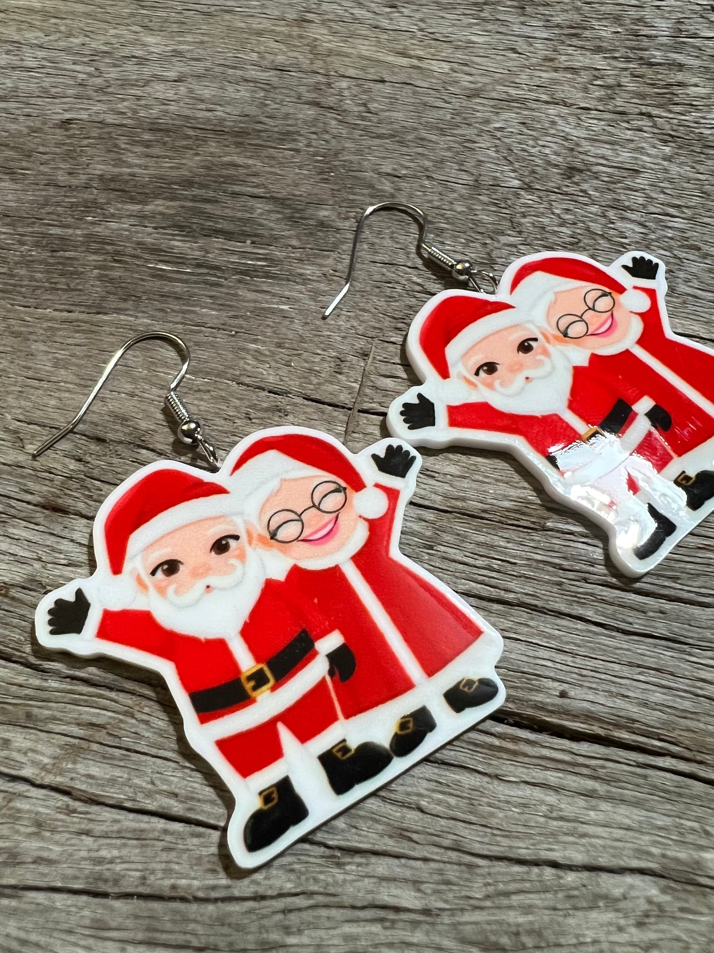 Mr and Mrs Claus wave Earrings