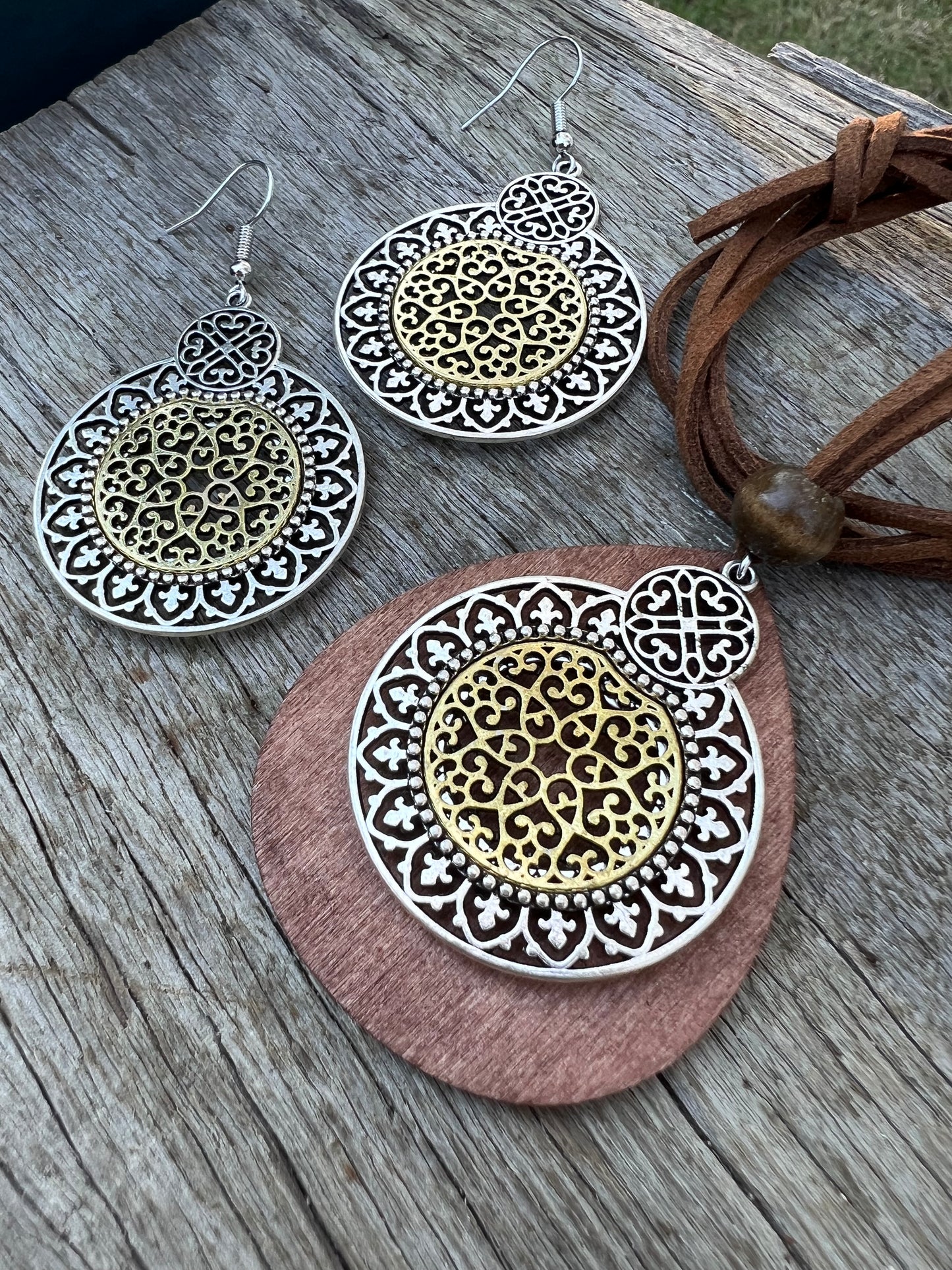 Stunning Filigree Two Tone Set