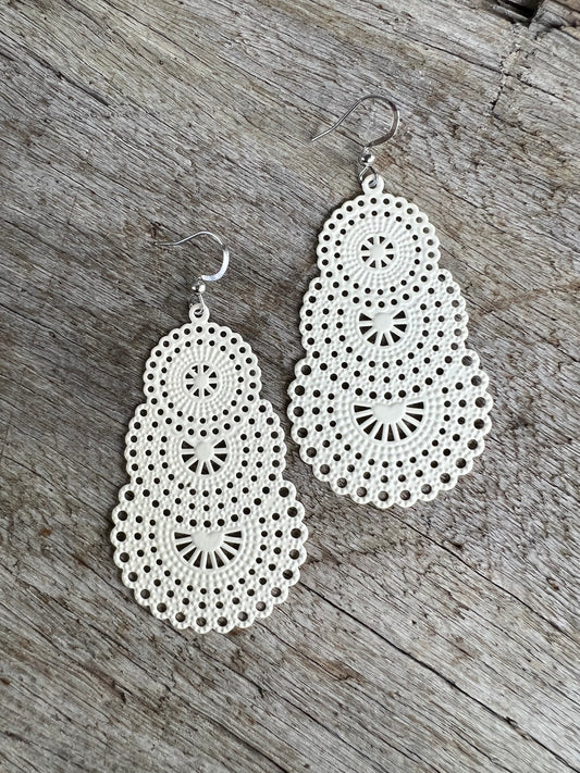 Stunning Vanilla Metal Dangles