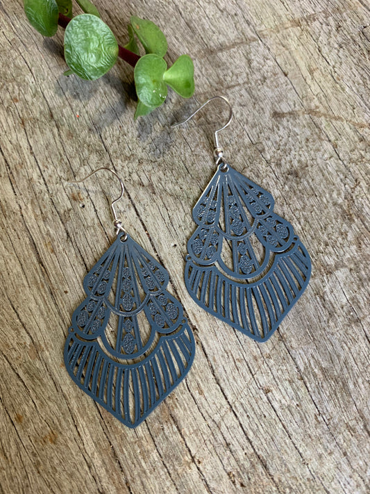 Maggie May Storm Filigree