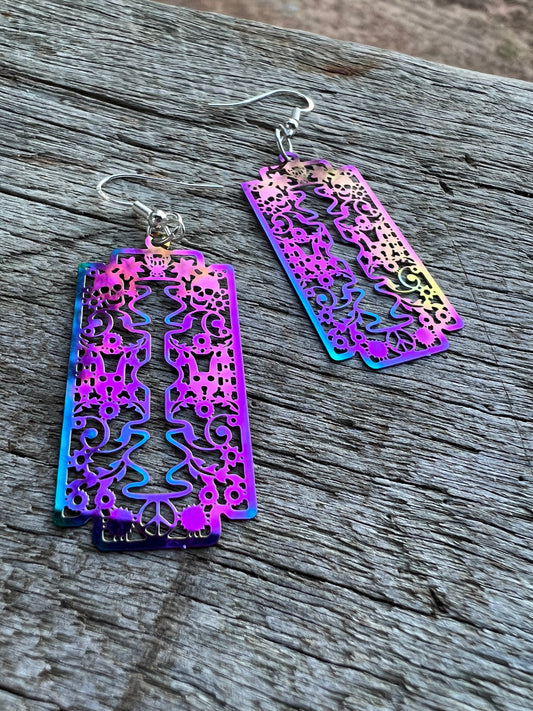 Iridescent Razor Blade Filigree