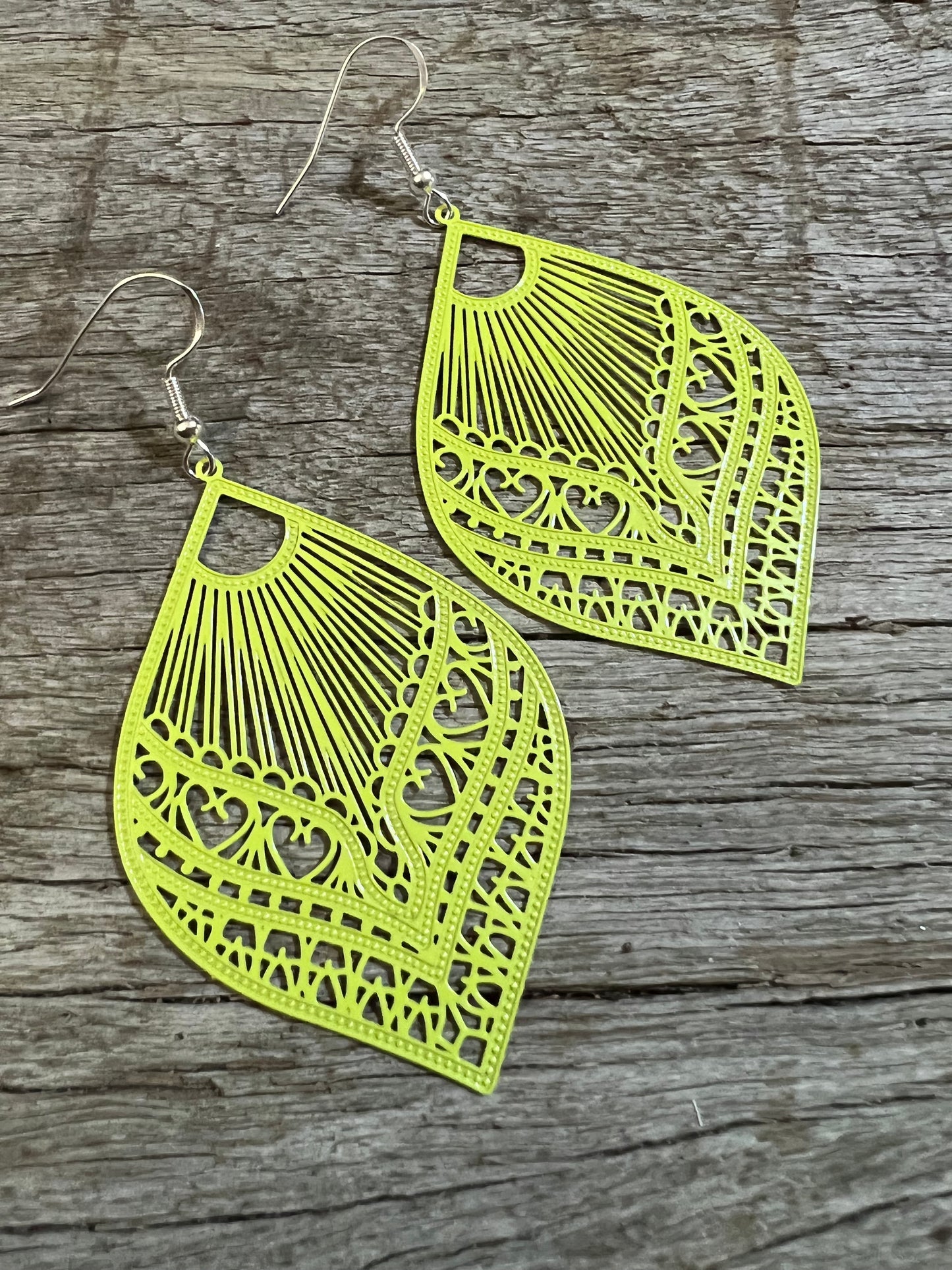 Zesty Samantha Filigree