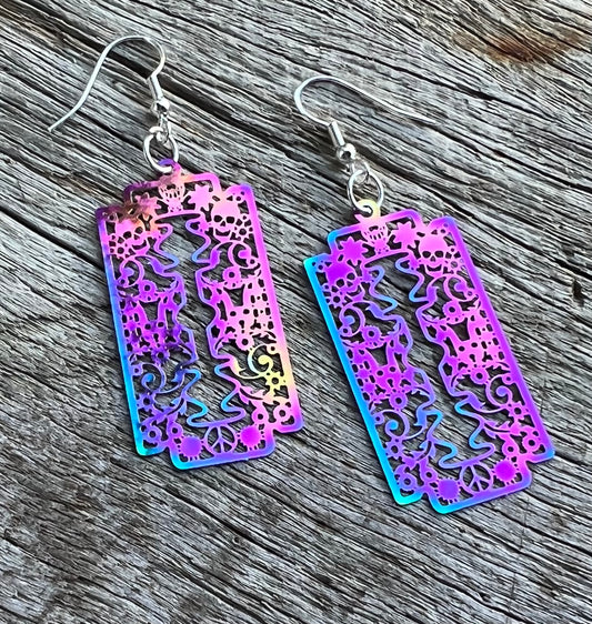 Iridescent Razor Blade Filigree