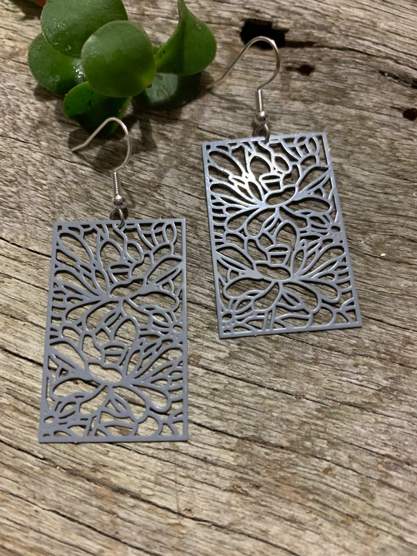 Storm Grey Freya Filigree