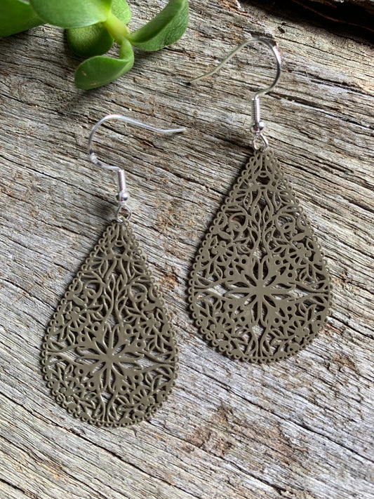 Mocha Shelby Filigree