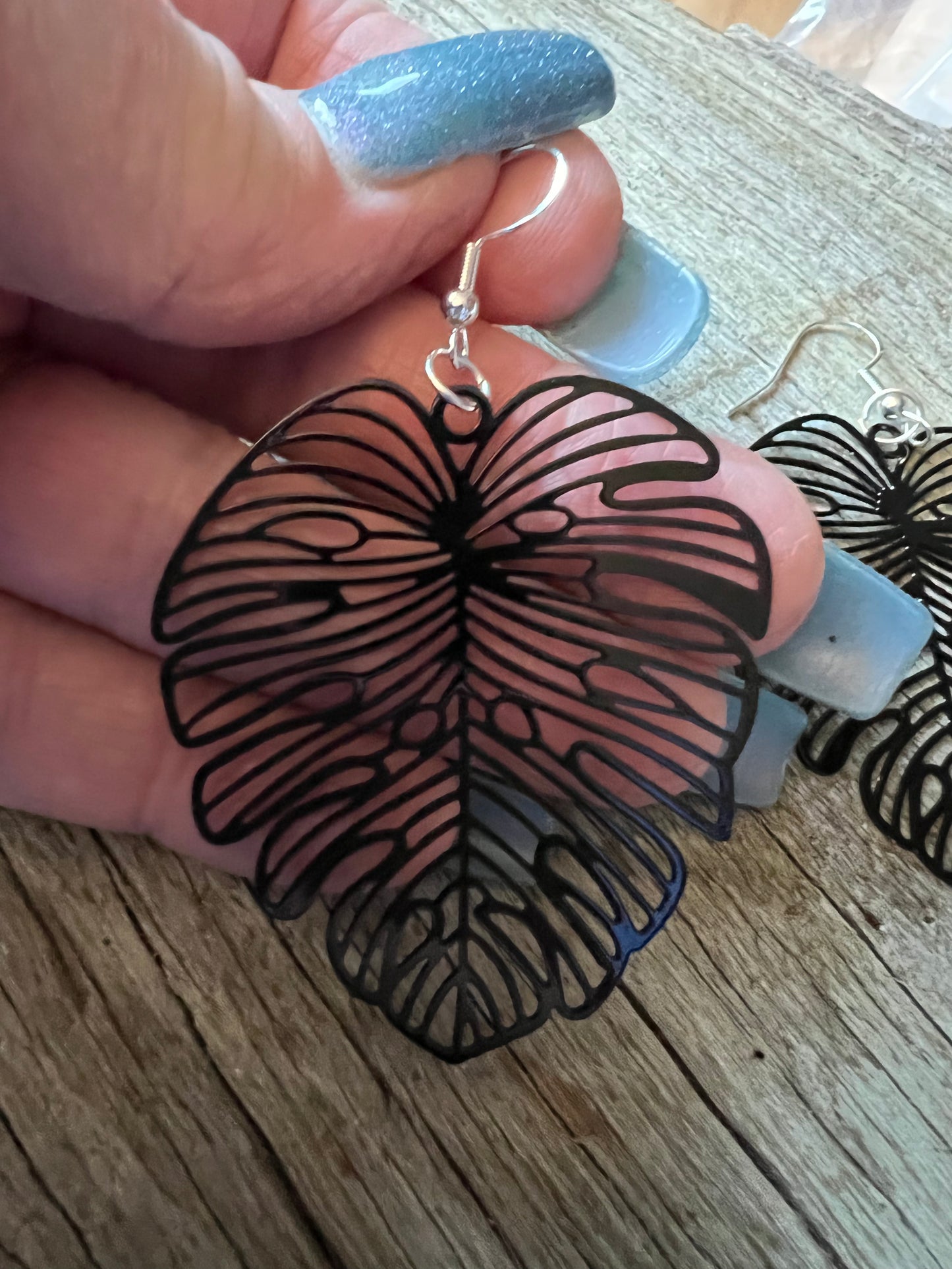 Black Large Monstera Leaf Filigree