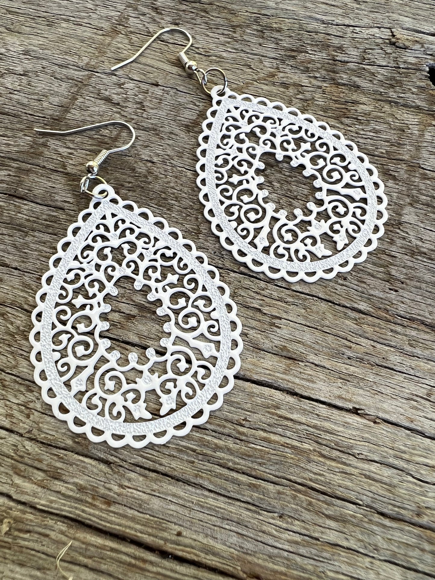White Frankie Filigree