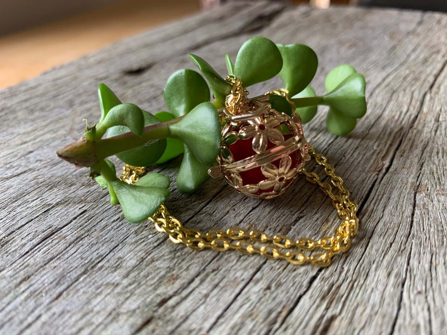 Round Flower Gold Oil Diffuser