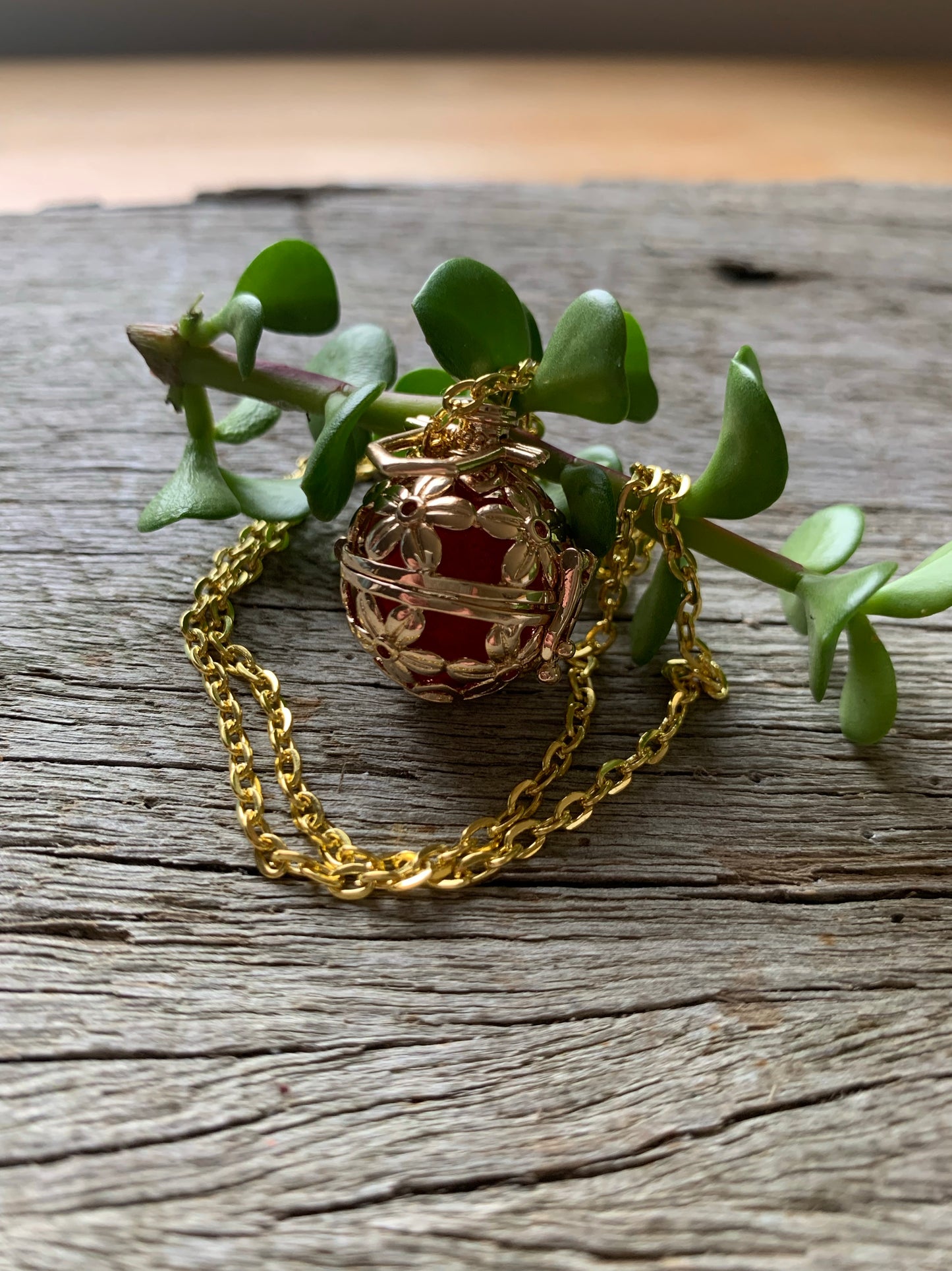 Round Flower Gold Oil Diffuser