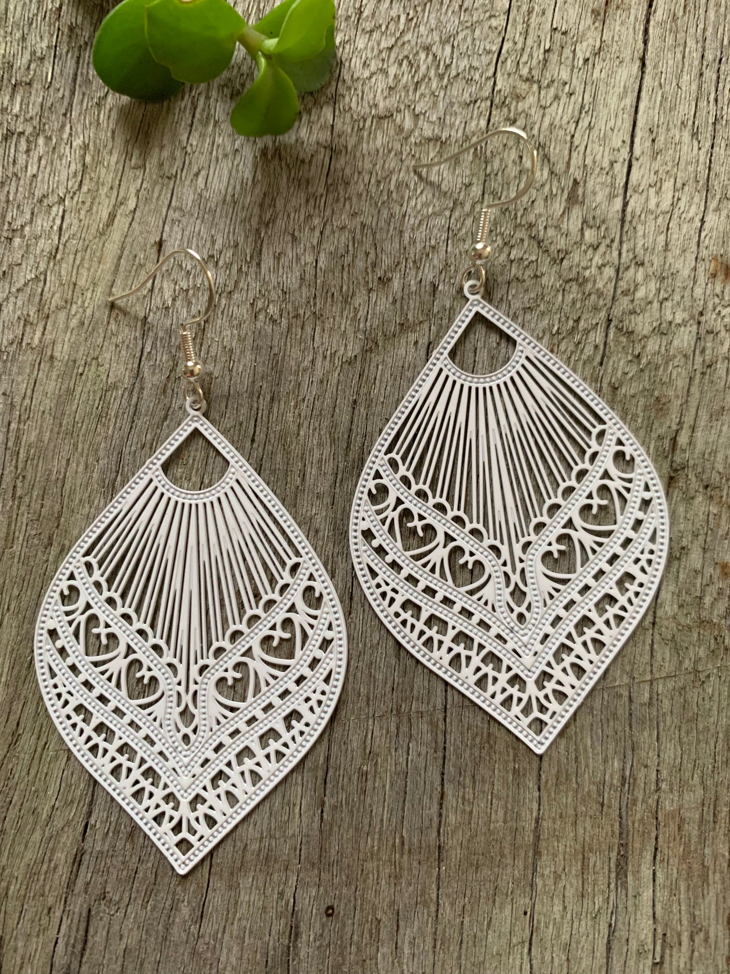 Pure White Samantha Filigree