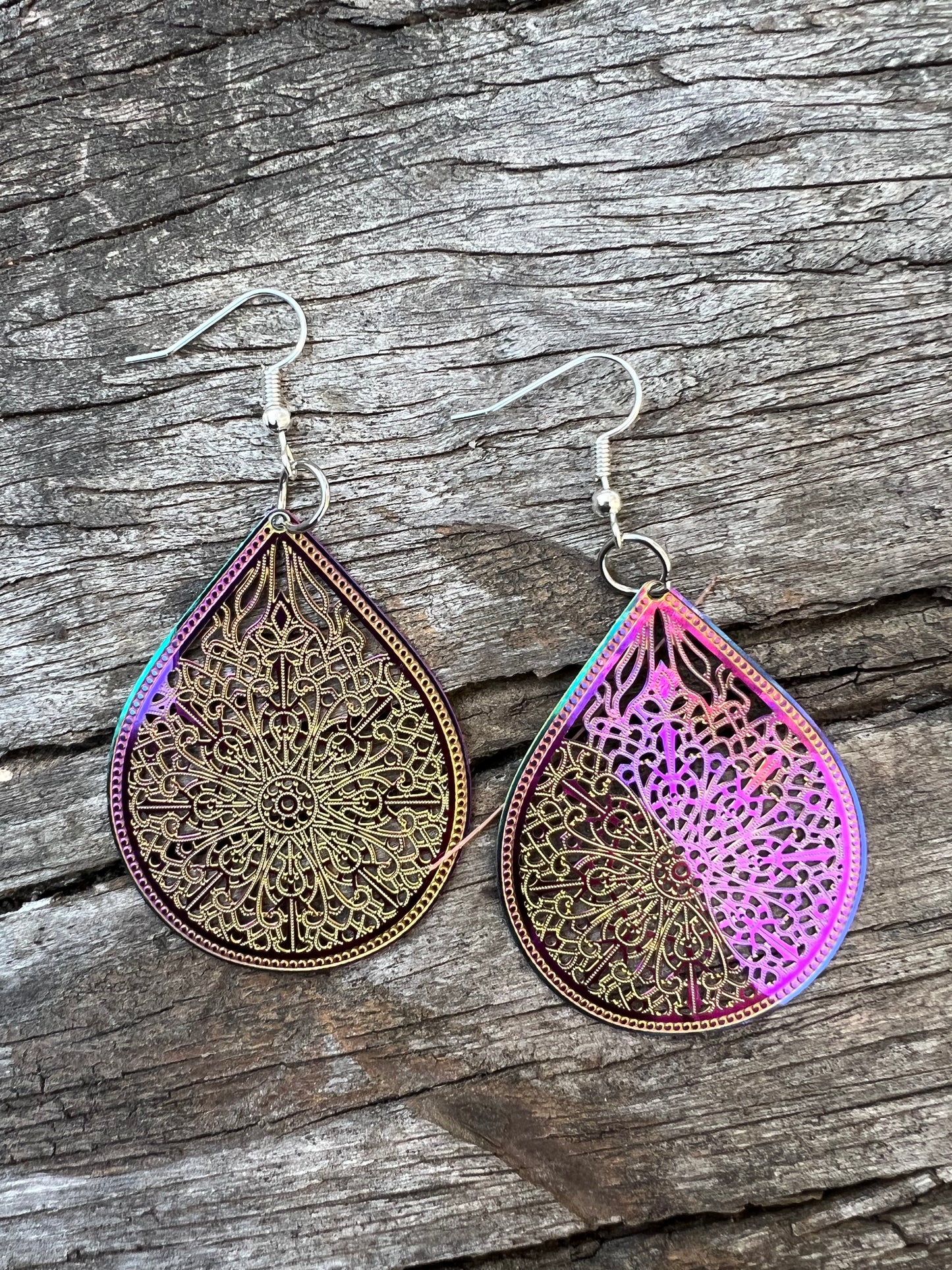 Iridescent Dover Filigree Earrings