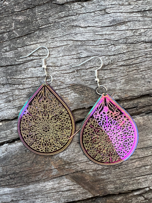 Iridescent Dover Filigree Earrings