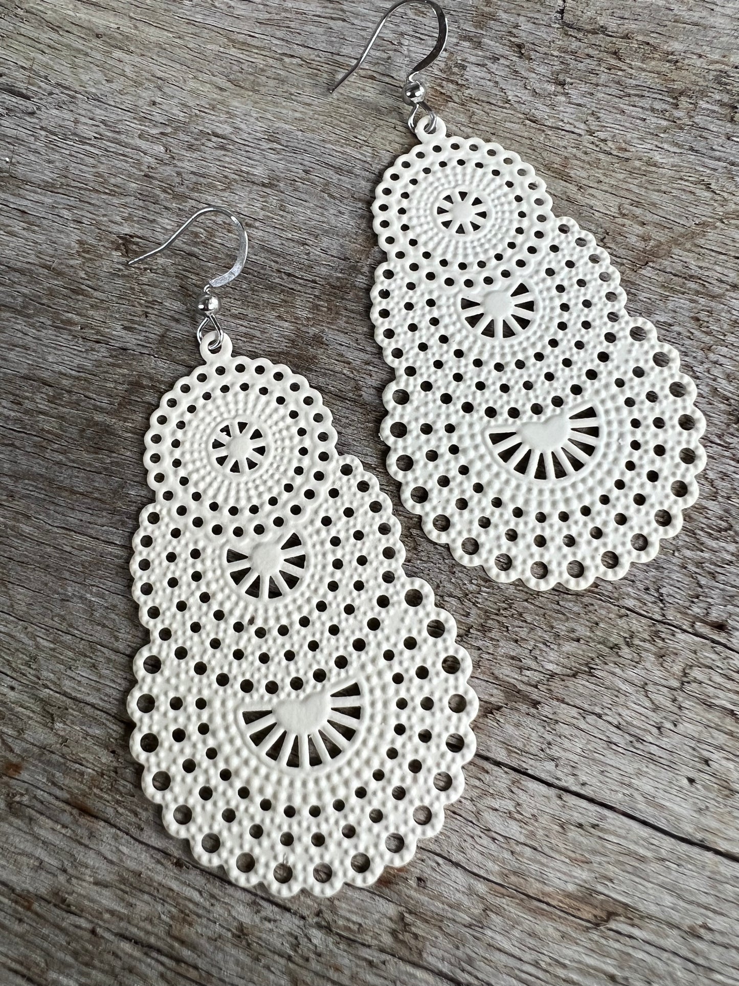 Stunning Vanilla Metal Dangles
