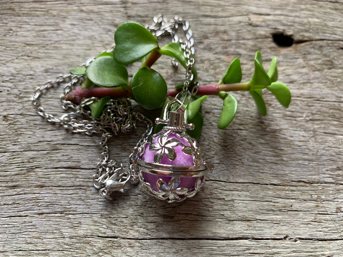 Round Flower Silver Oil Diffuser