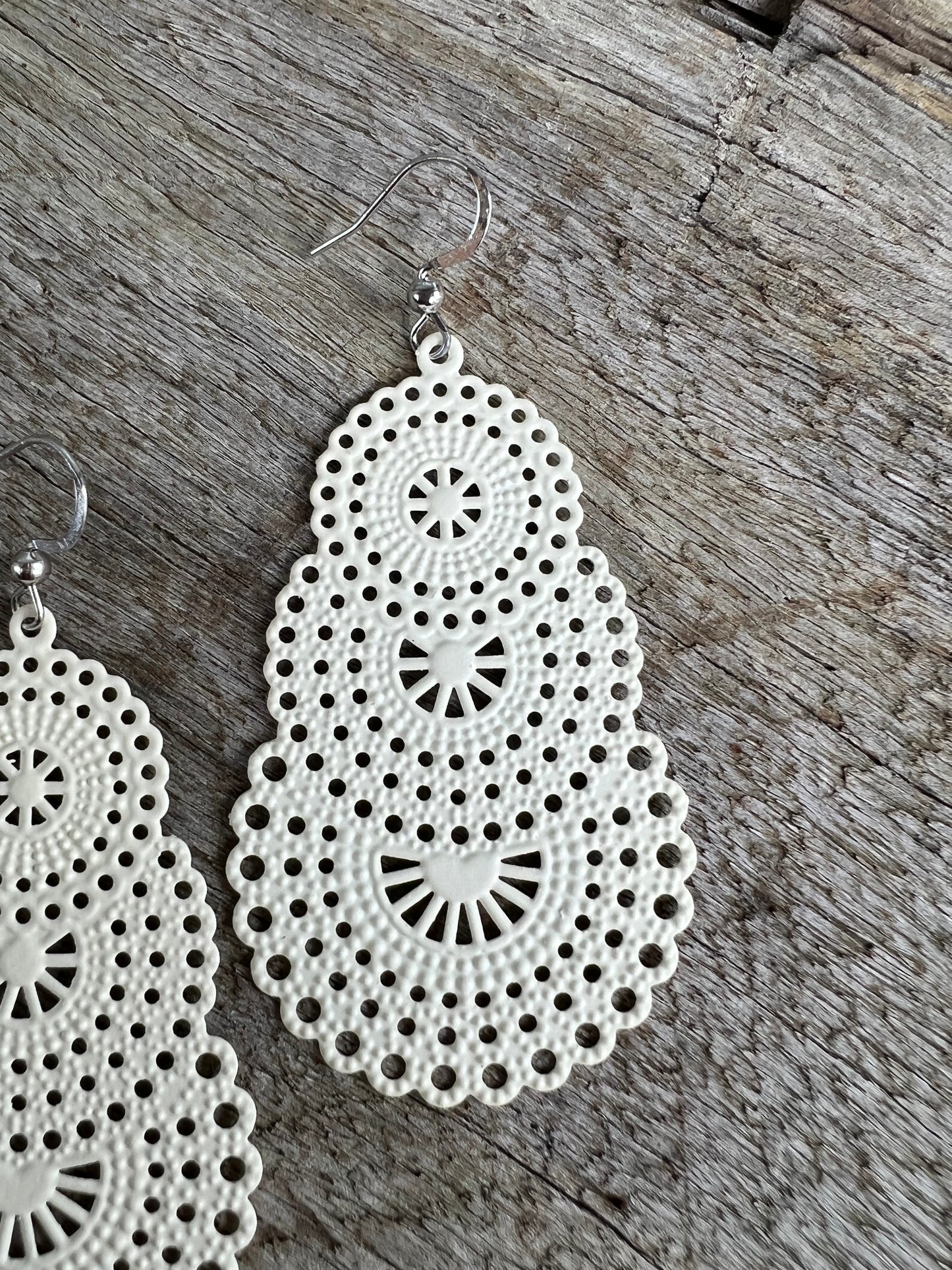 Stunning Vanilla Metal Dangles