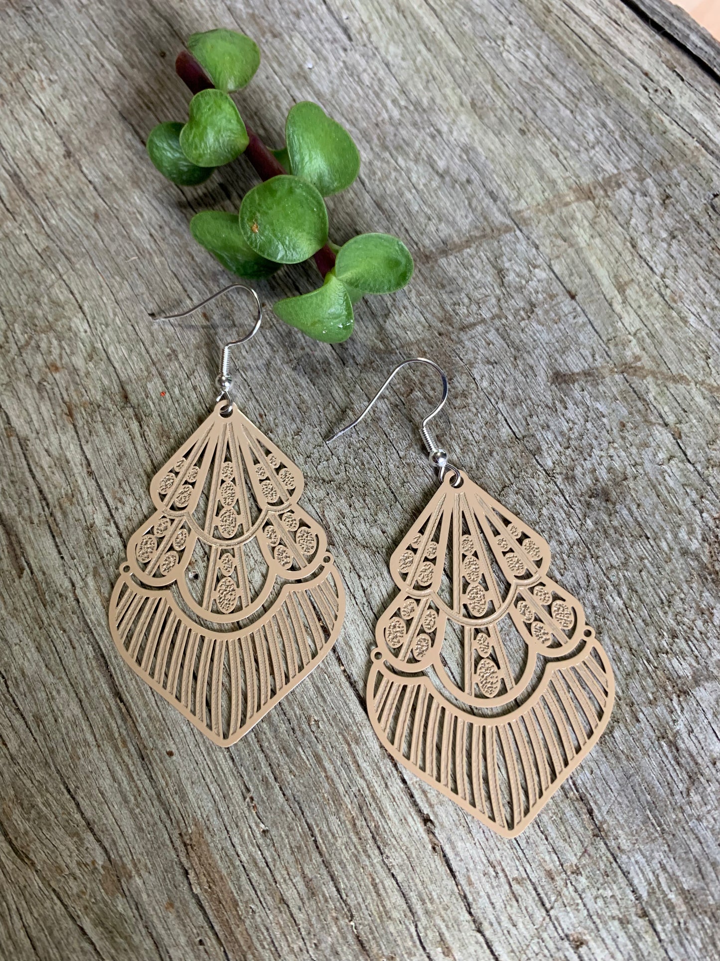 Maggie May Coffee Filigree