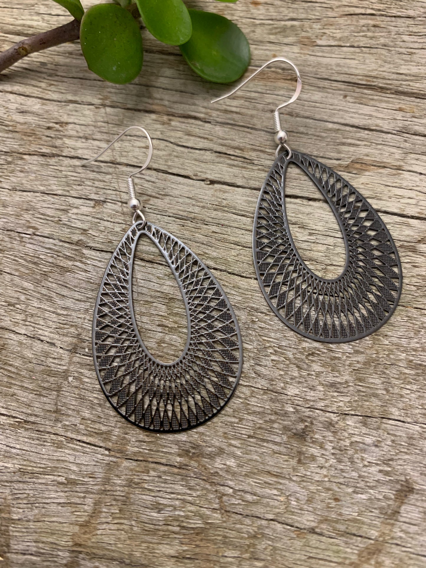 Julia Black Filigree