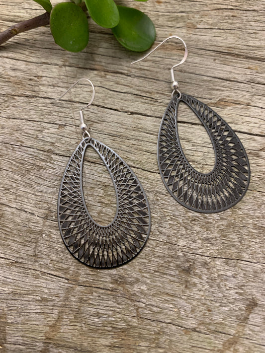Julia Black Filigree