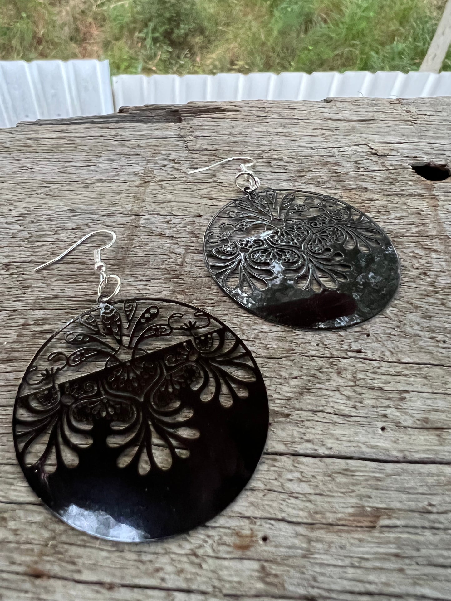 Black Lotus Swirl Filigree