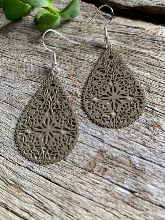 Mocha Shelby Filigree