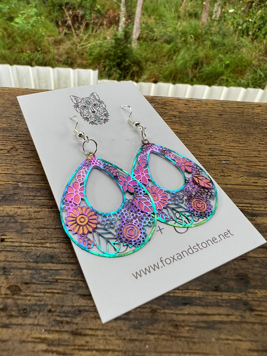Irridescent Floral Teardrop Filigree