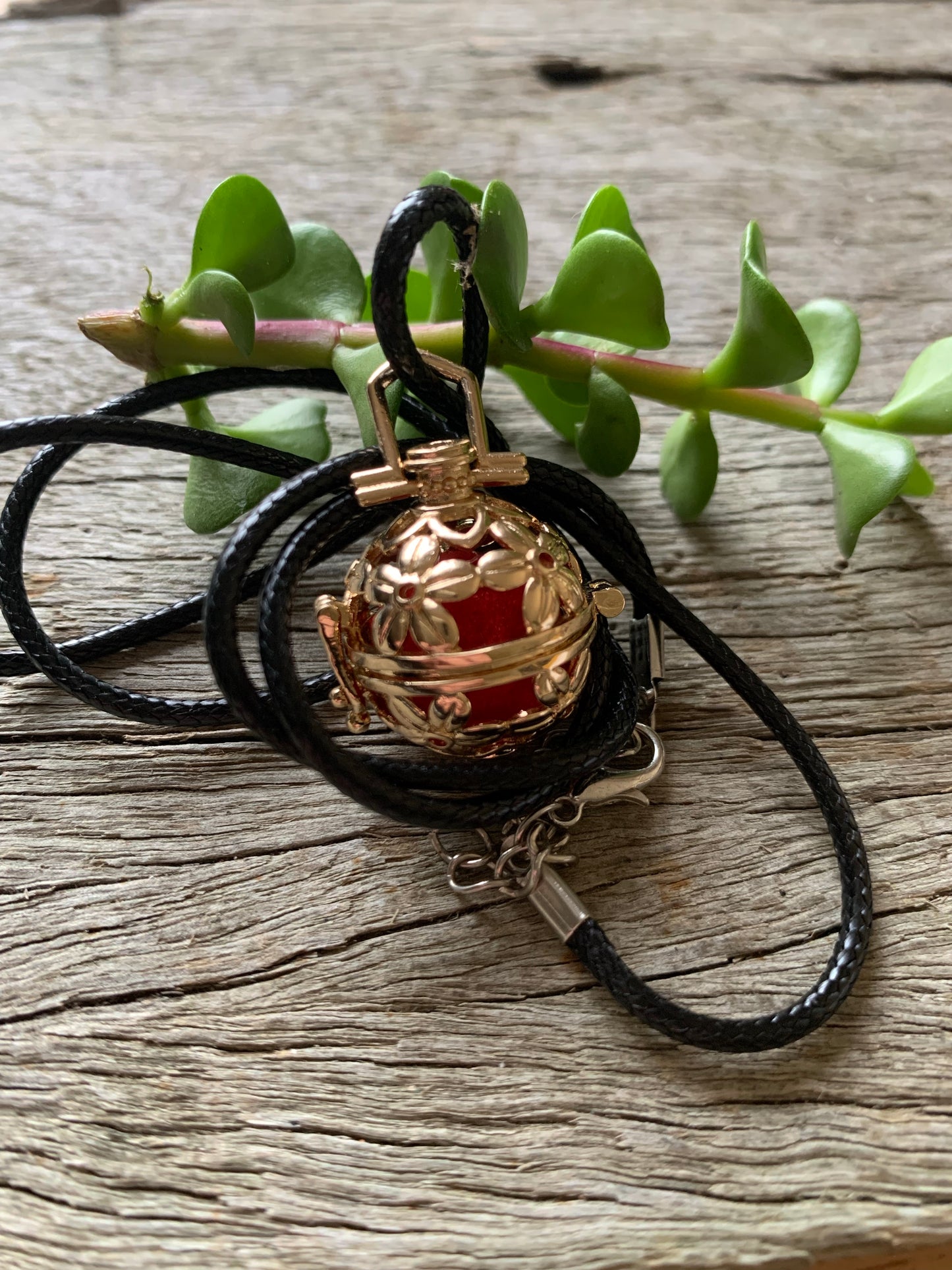 Round Flower Gold Oil Diffuser