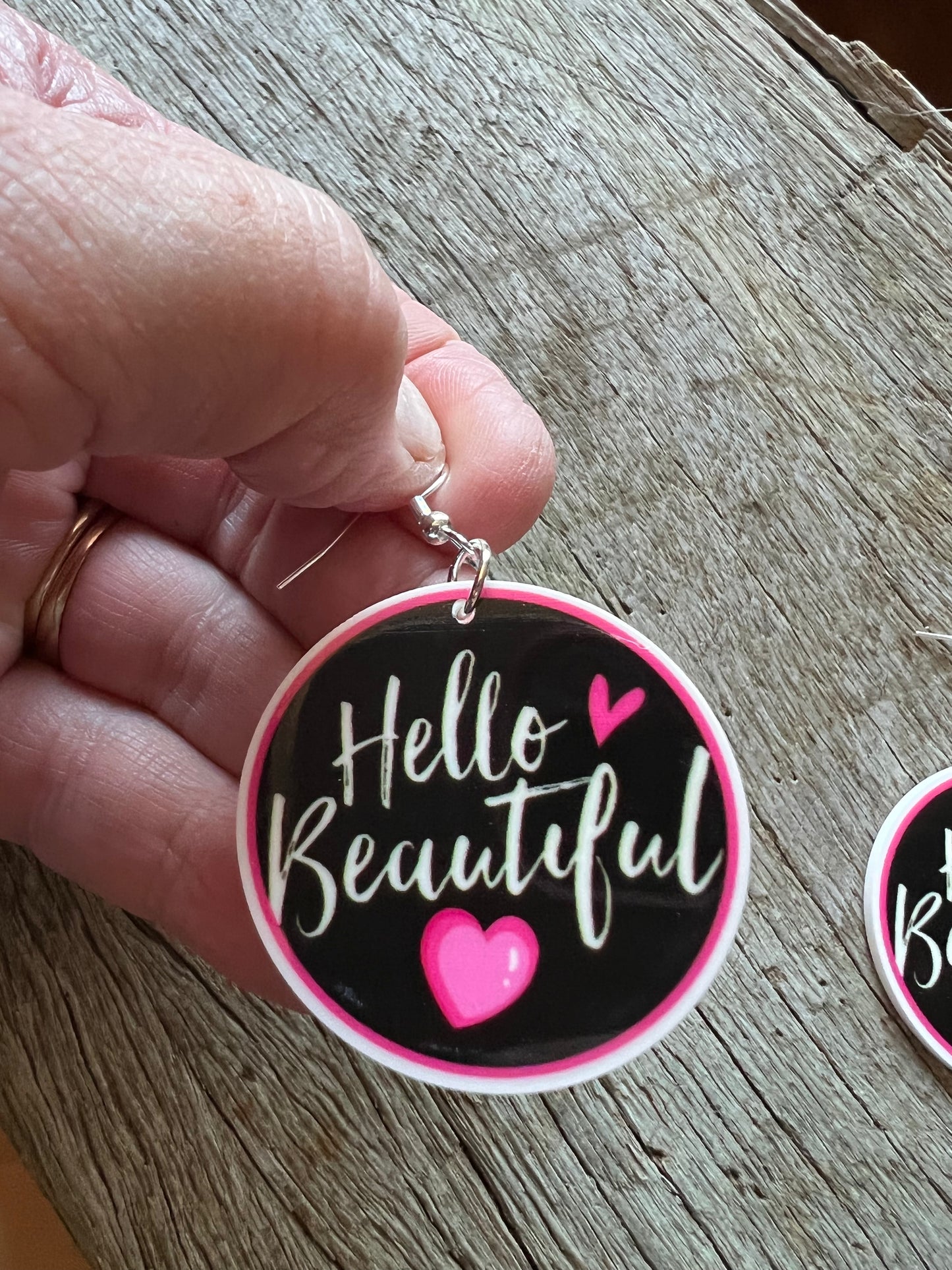 Hello Beautiful 💗 Earrings