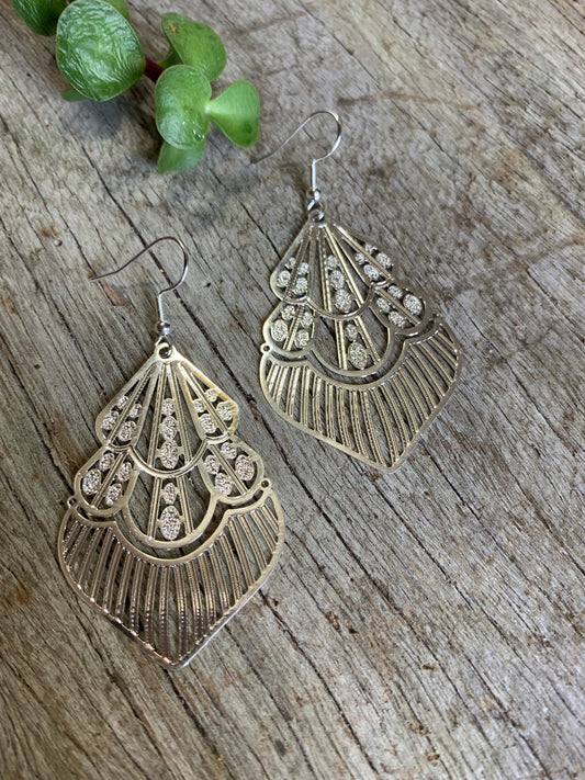 Maggie May Shiny Silver Filigree