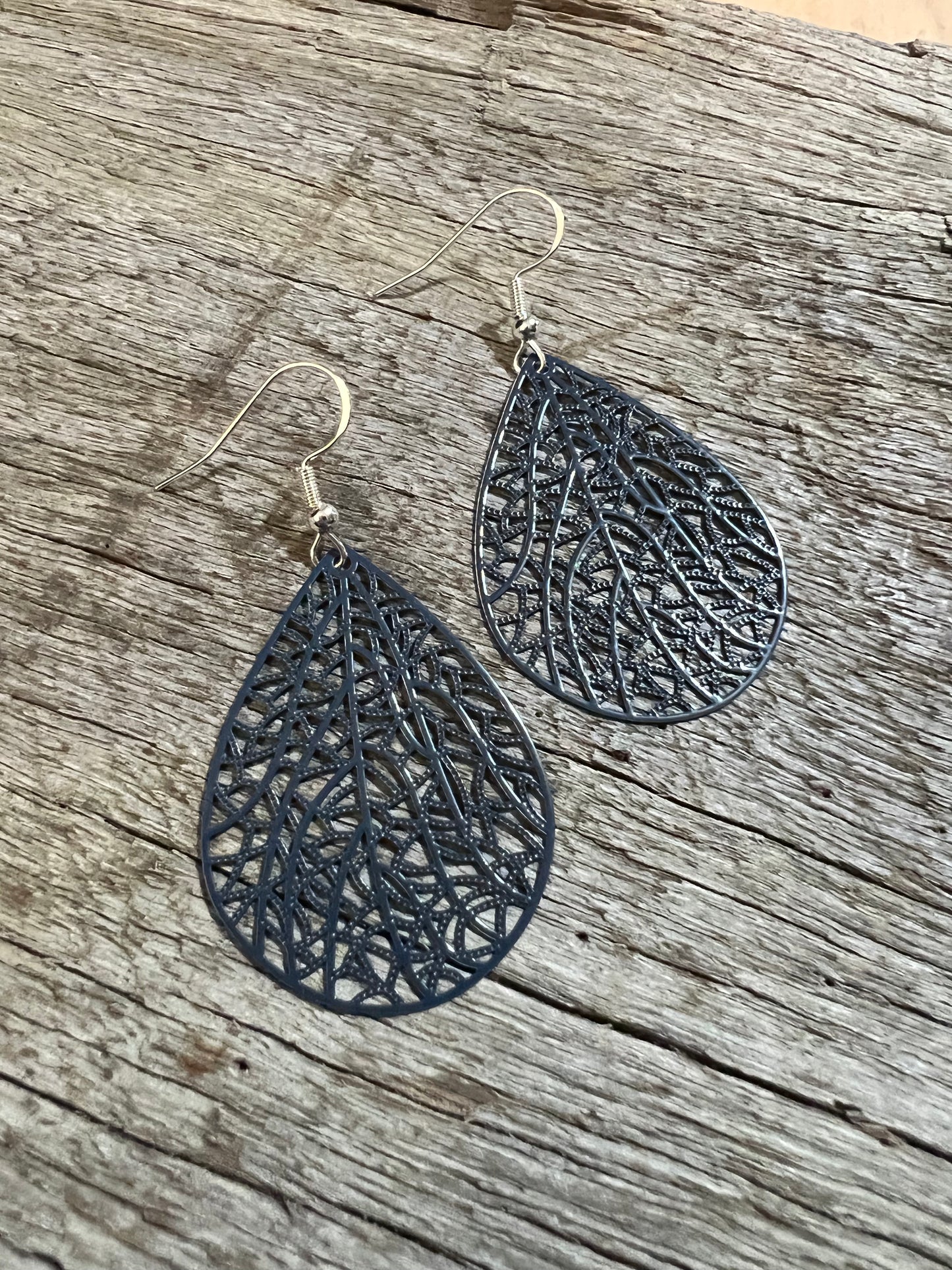 Dark Storm Alaska Mustard Filigree