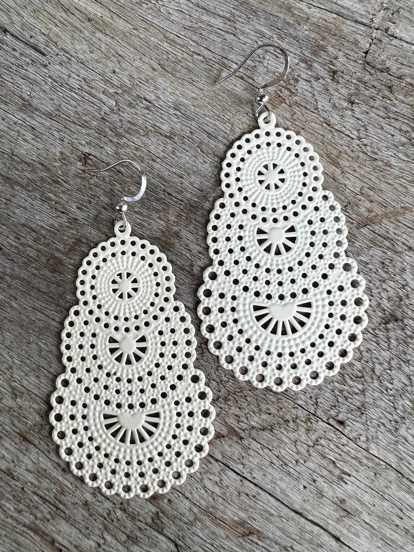 Stunning Vanilla Metal Dangles