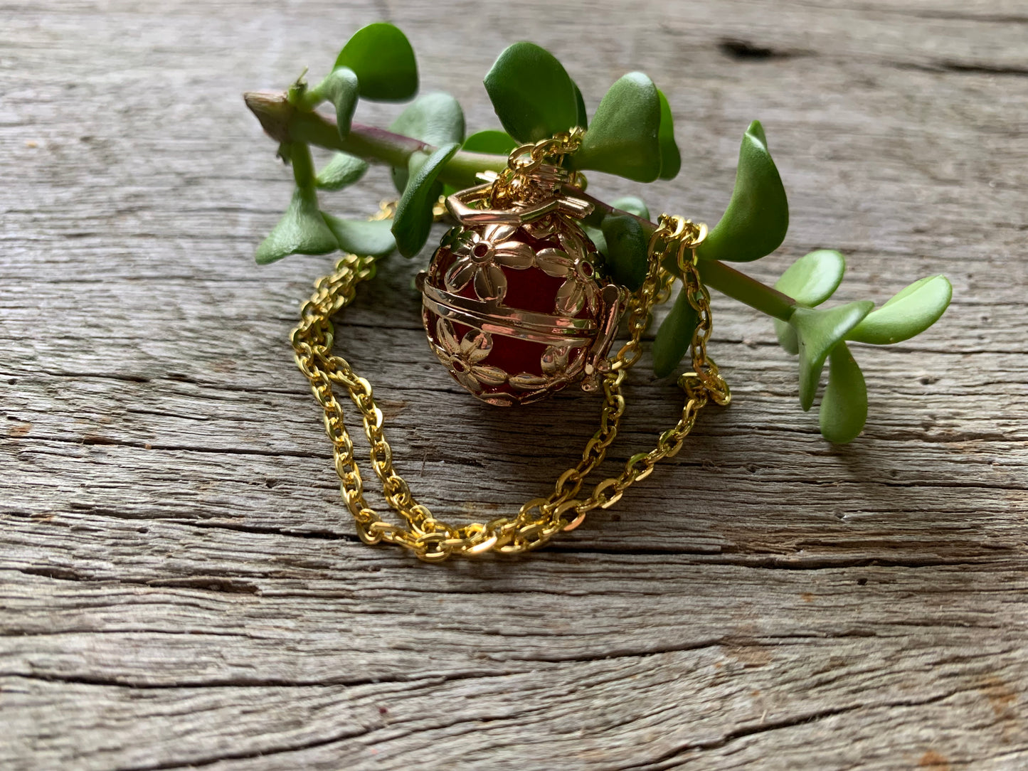 Round Flower Gold Oil Diffuser