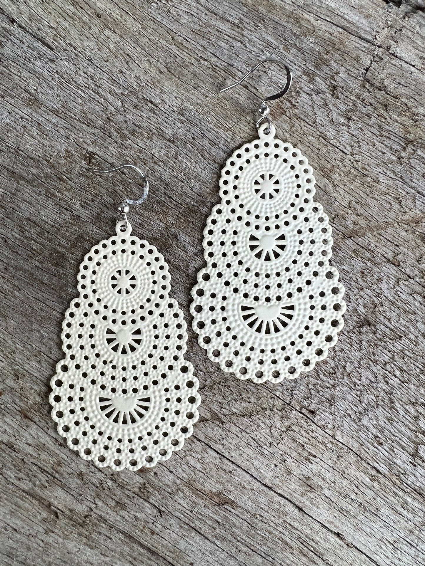 Stunning Vanilla Metal Dangles