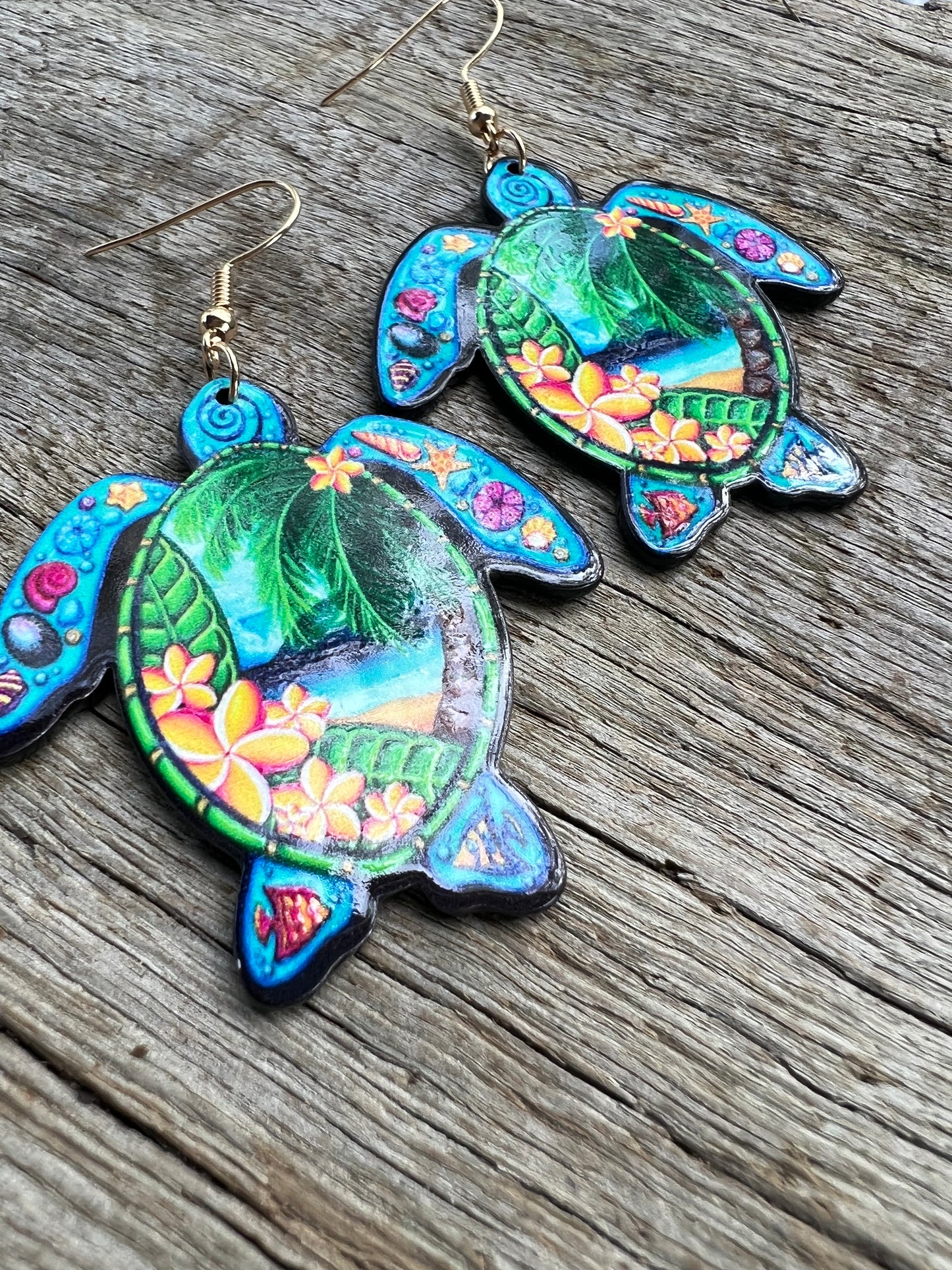 Pretty Hawaii Turtle Earrings