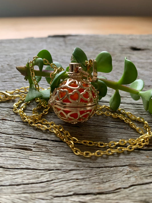 Round Hearts Gold Oil Diffuser