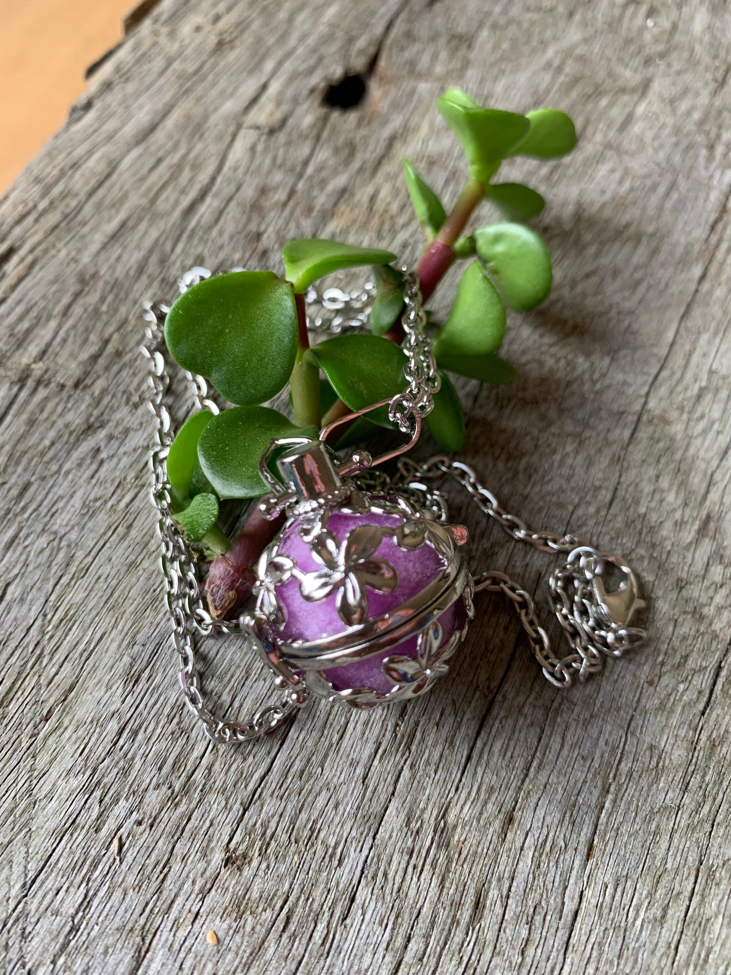 Round Flower Silver Oil Diffuser